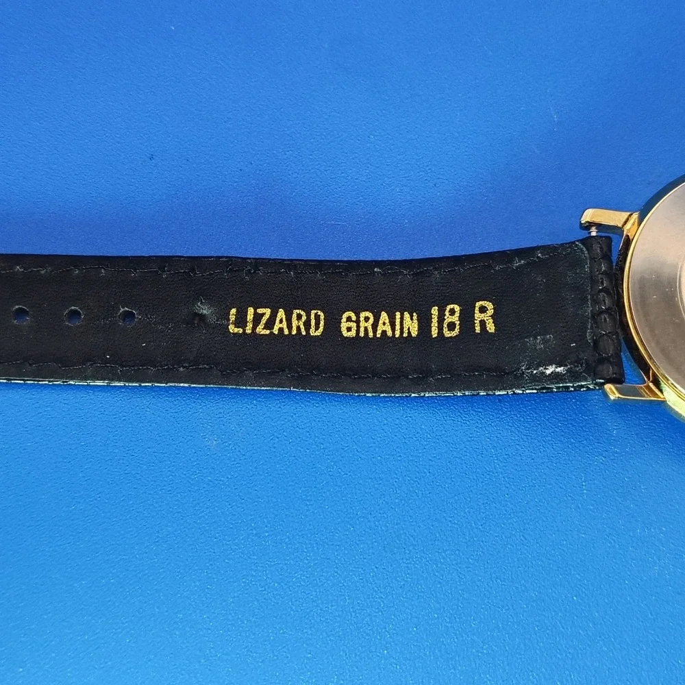 Vintage 1978 Timex Mechanical Wind Gold Tone 39mm Mens Dress Watch Restored‎